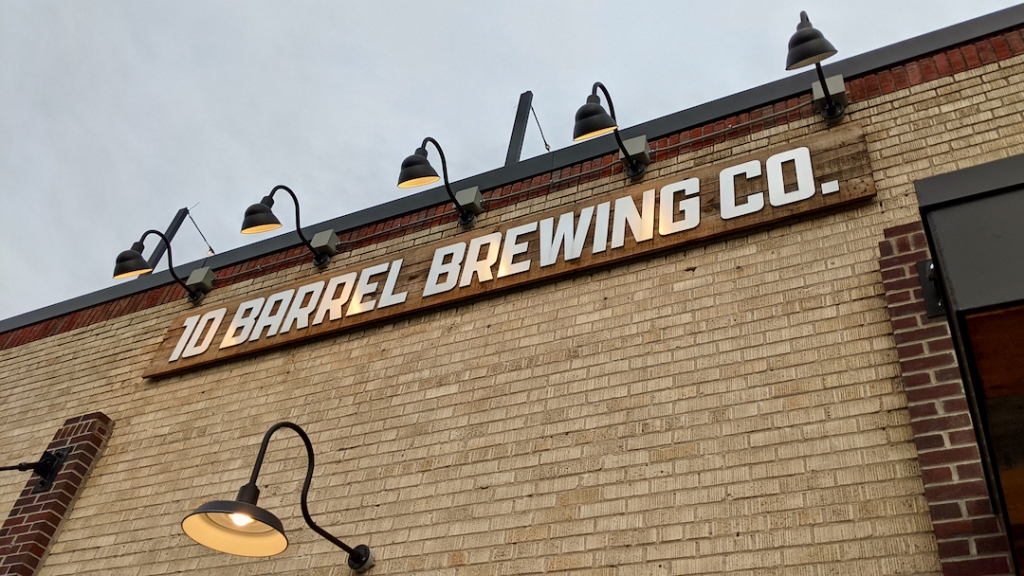 10 Barrel Exterior