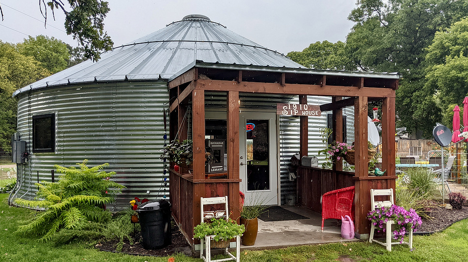 1910 Sip House Exterior