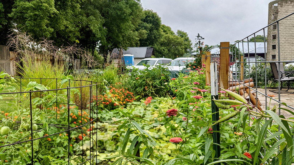 1910 Sip House Garden